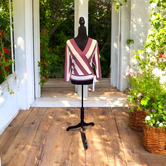 New York & Company Sweaters - NWT New York and Company Sweater